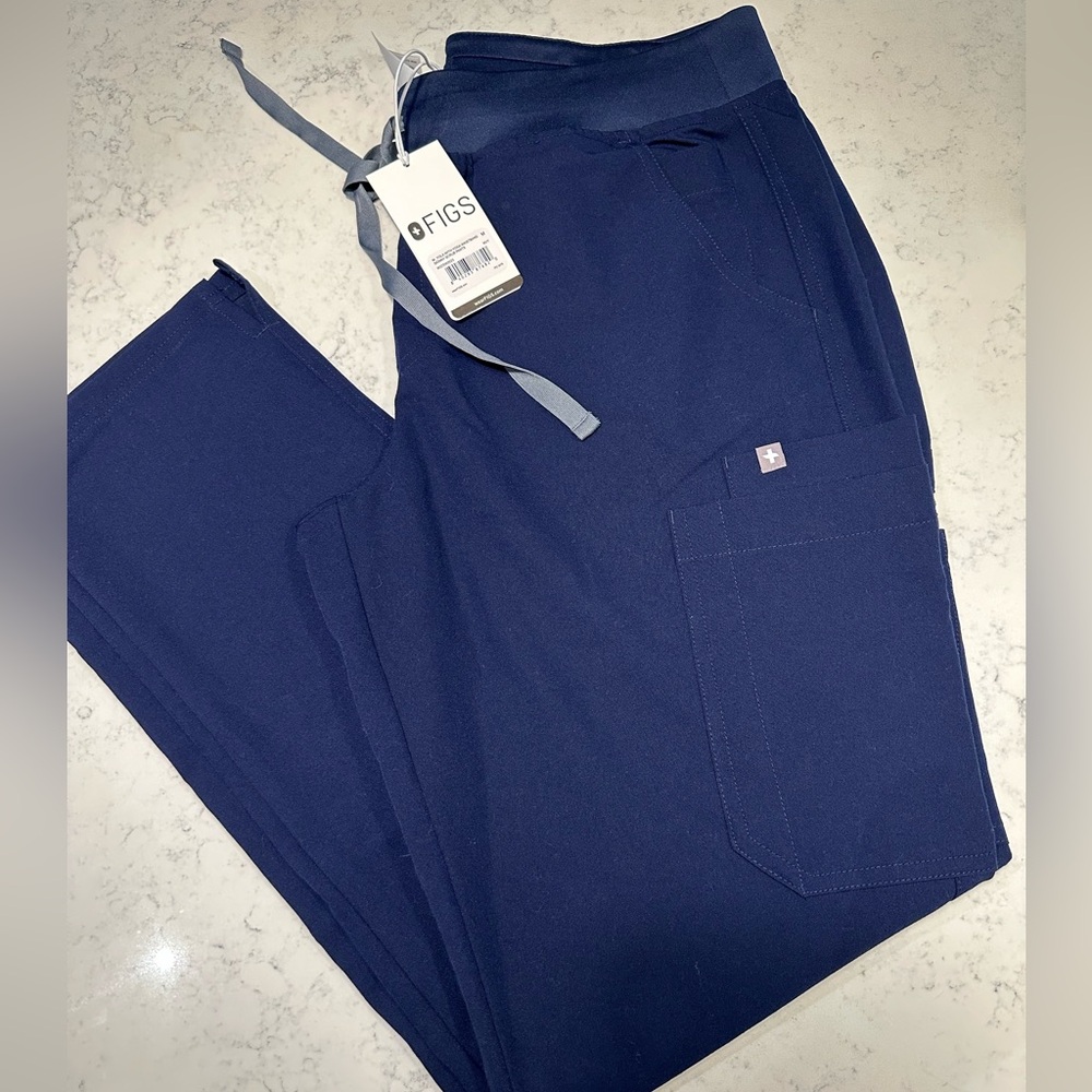 BRAND NEW figs yola skinny scrub pants with yoga waistband medium